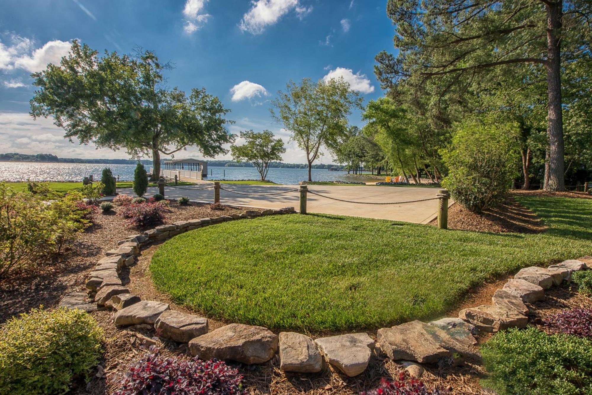 Lake Norman Breakaway Mooresville Exterior photo